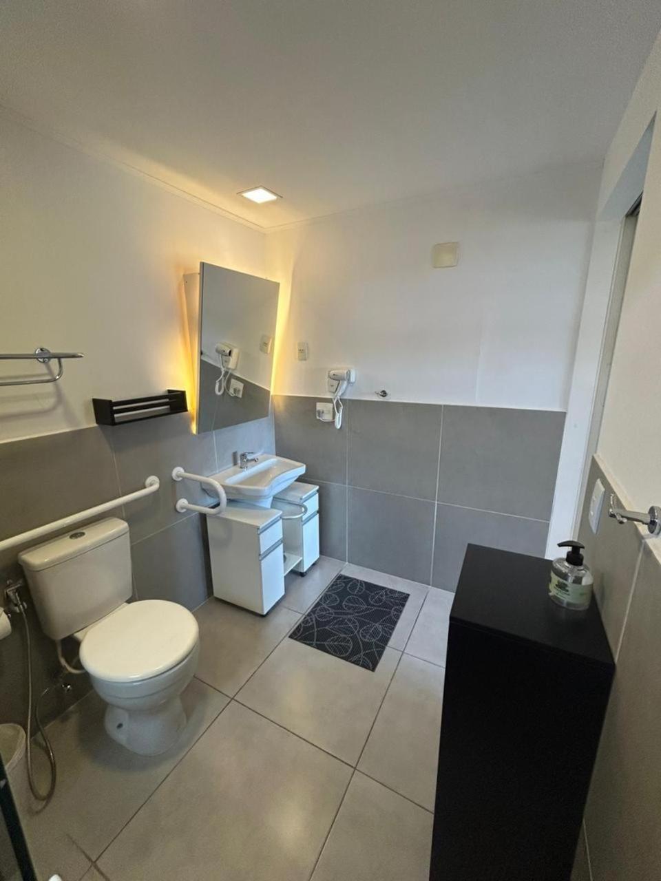 Flat Ibira Mariana Borges Lagoa Com Garage 915 *